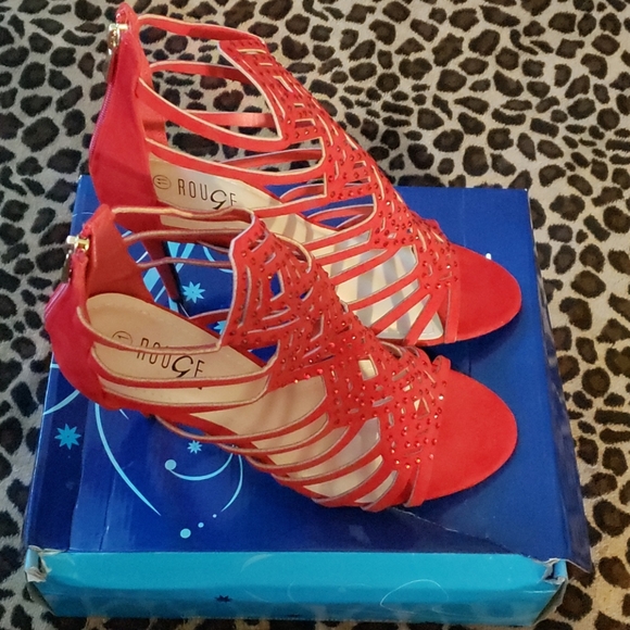 Rouge Princess Heels. - Picture 5 of 6